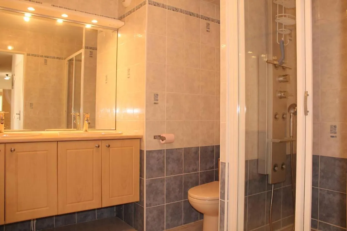 528 - Appartement 2 Chambres A Erquy, Proche De La Plage Du Centre France