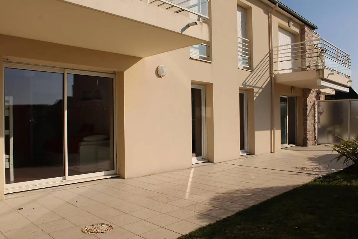 528 - Appartement 2 Chambres A Erquy, Proche De La Plage Du Centre 0*, Erquy France