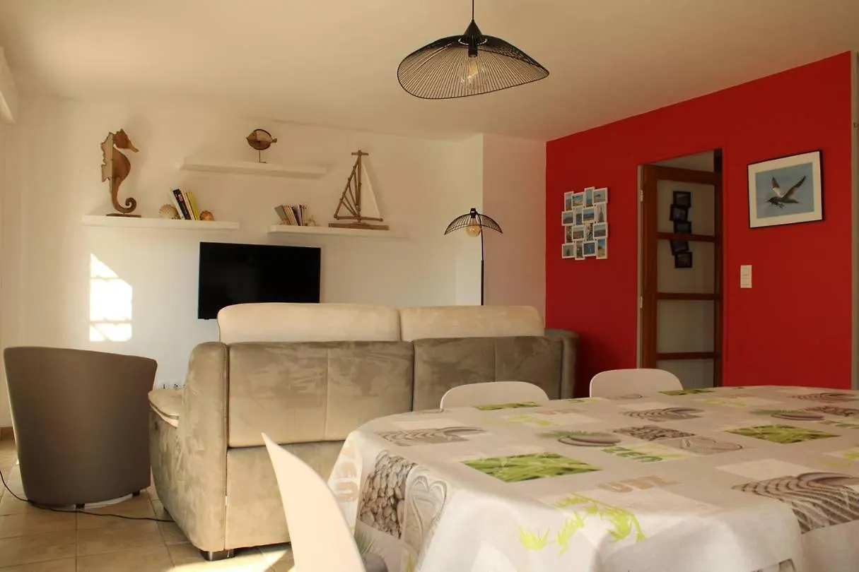 528 - Appartement 2 Chambres A Erquy, Proche De La Plage Du Centre